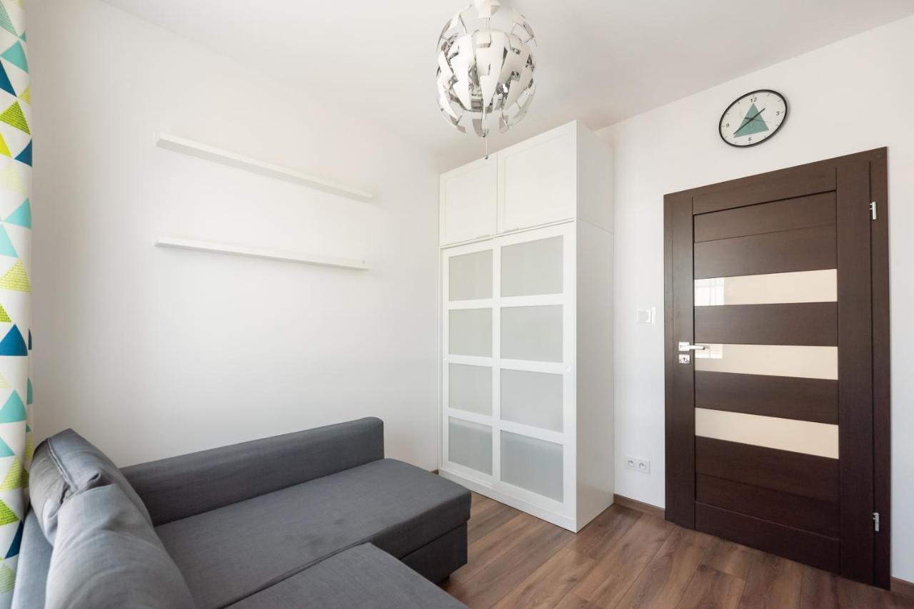 Wilanow 2-bedroom Apartment *